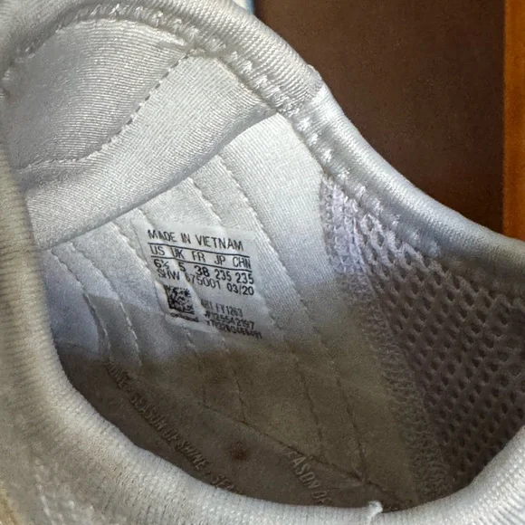 Adidas NMD R1 - Picture 7 of 7